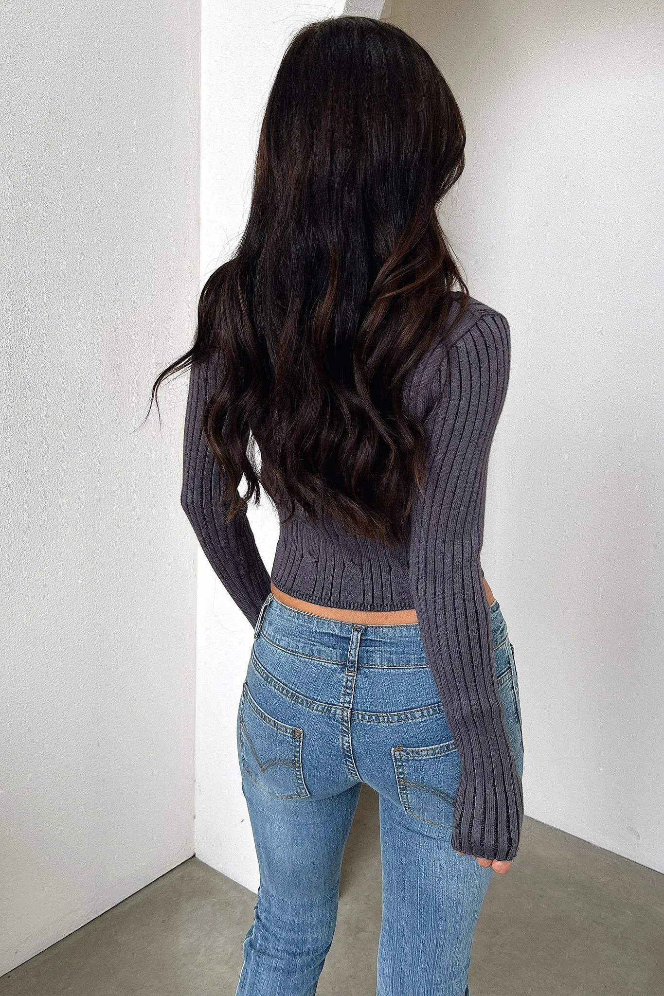 Elevate your style with our Braxton Blue Low Rise Jeans - Contemporary Fit for Ultimate Comfort.