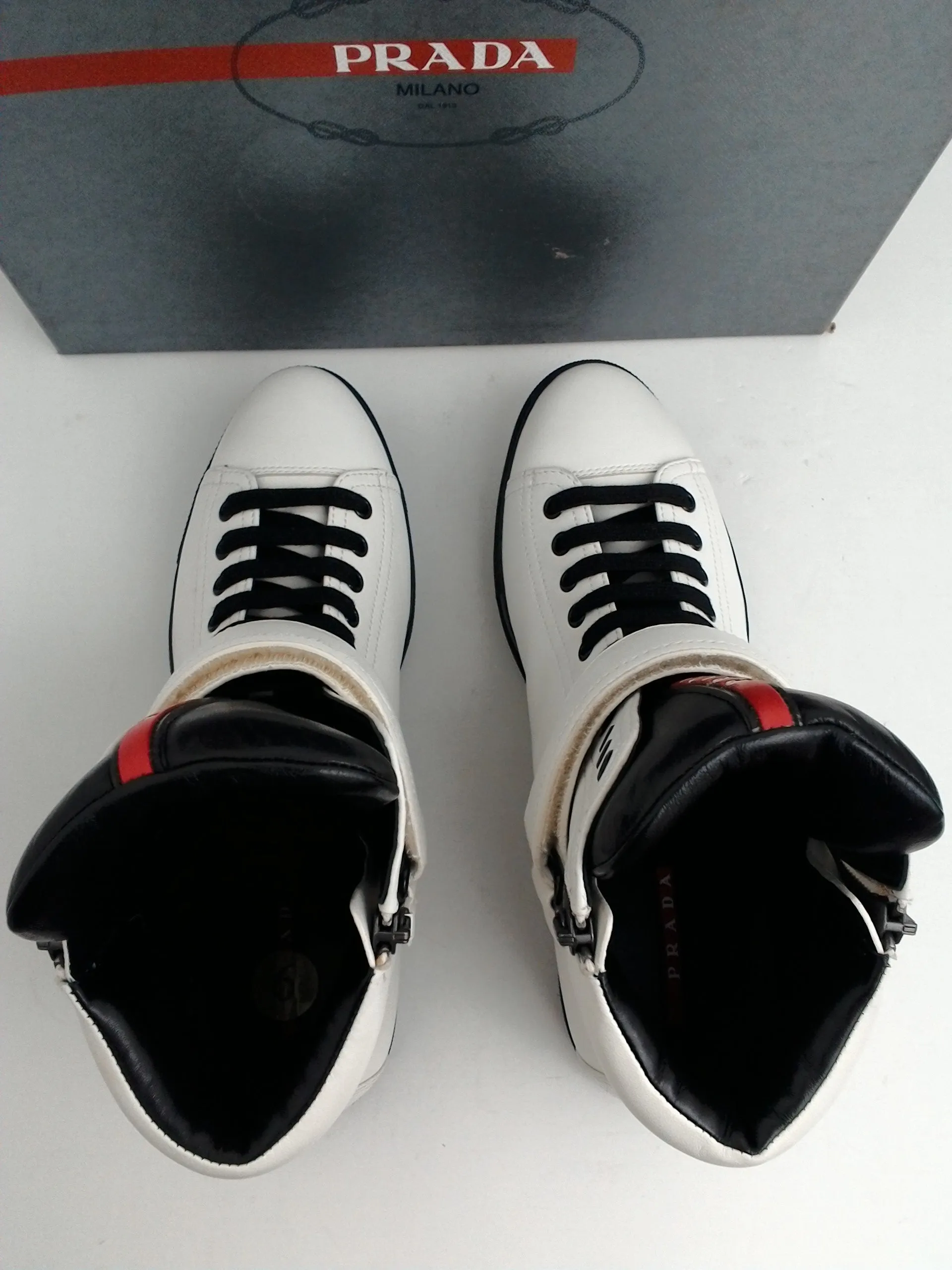 Prada Women's Calzature Donna White/Black Leather Size 39