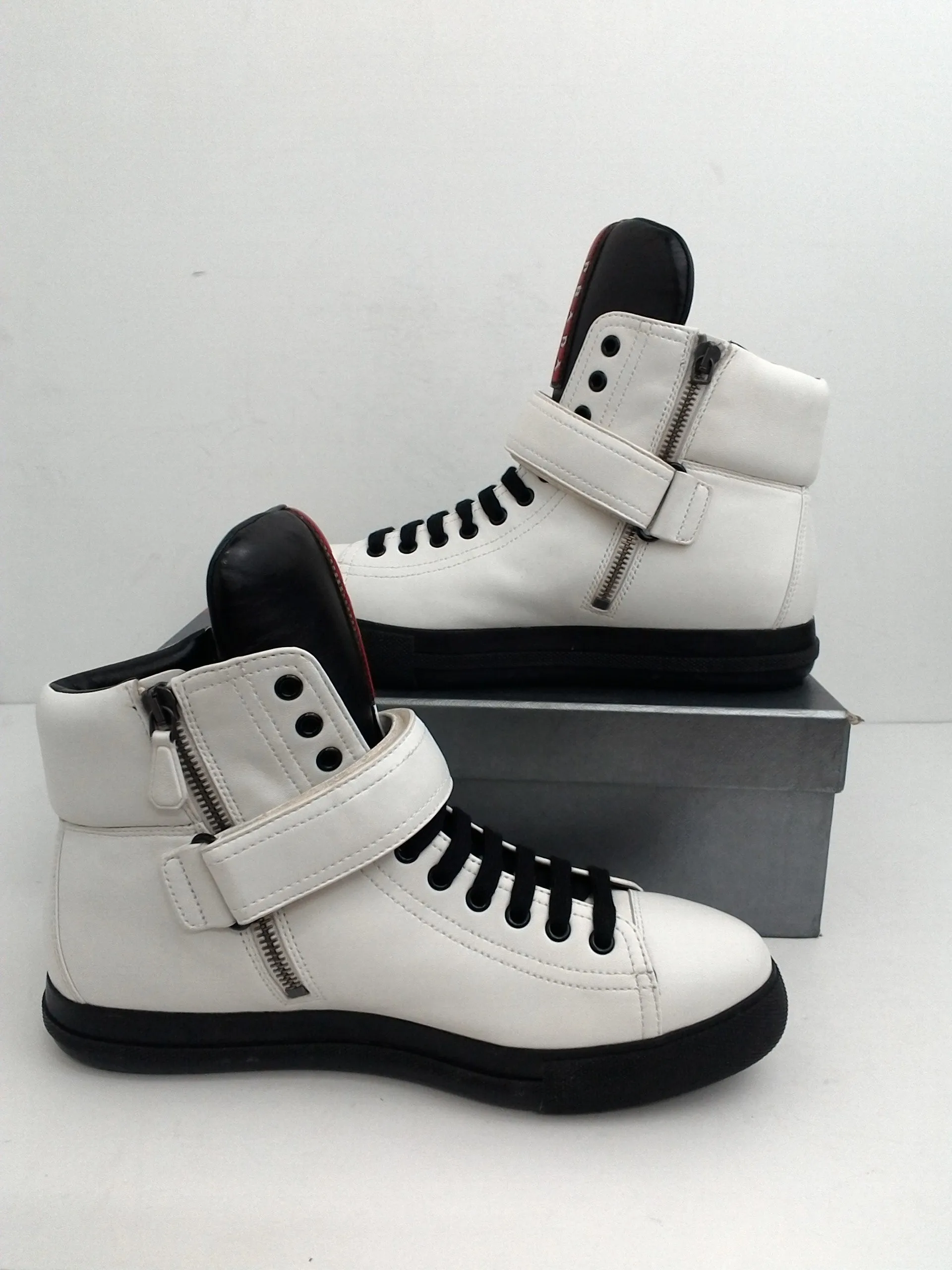 Prada Women's Calzature Donna White/Black Leather Size 39